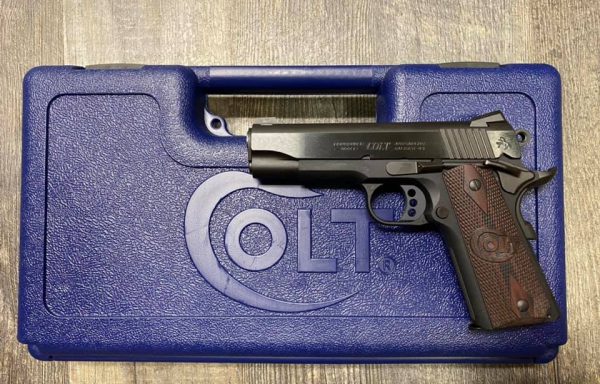 Colt 1911 .45 Commander Pistol